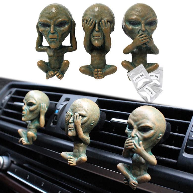 Alien aromatherapy clip decoration resin car air conditioning vent aromatherapy clip decoration