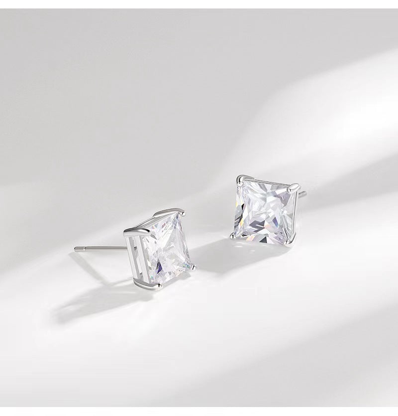 Four Claw Single Diamond Earrings for Women